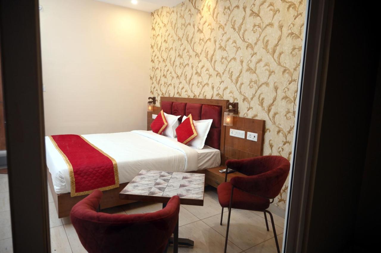 Hotel Singla Residency Kangra Kültér fotó