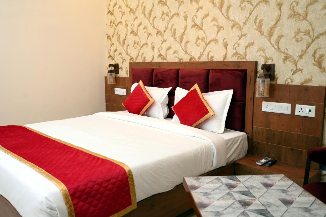 Hotel Singla Residency Kangra Kültér fotó