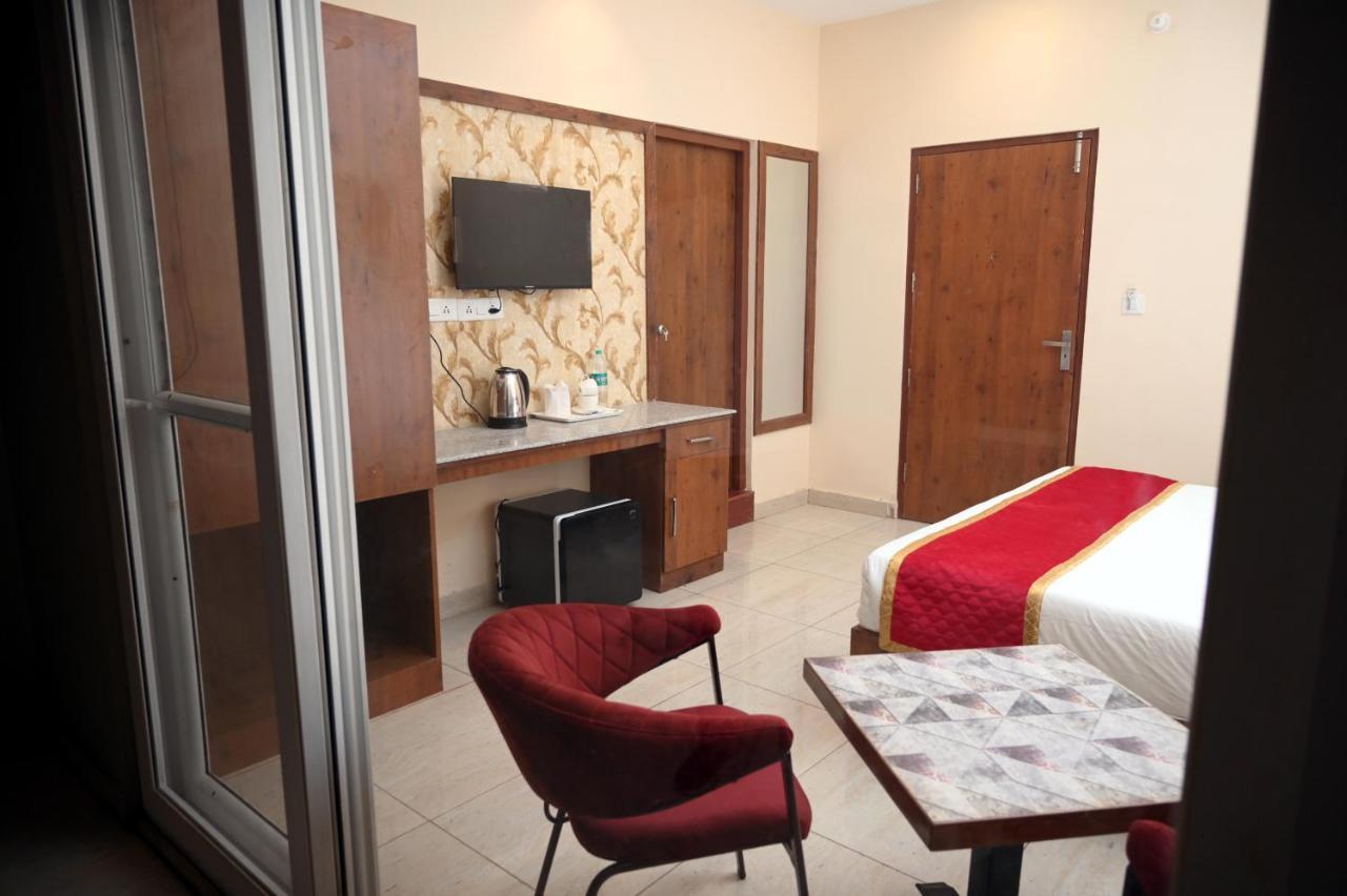 Hotel Singla Residency Kangra Kültér fotó
