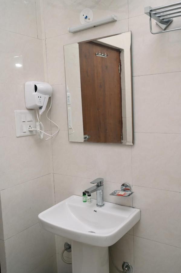 Hotel Singla Residency Kangra Kültér fotó