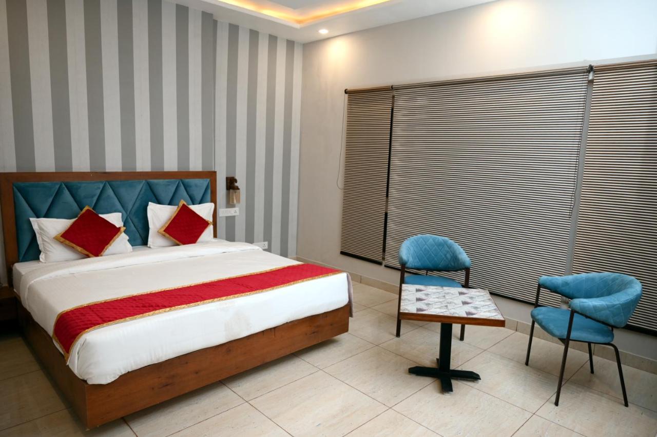 Hotel Singla Residency Kangra Kültér fotó